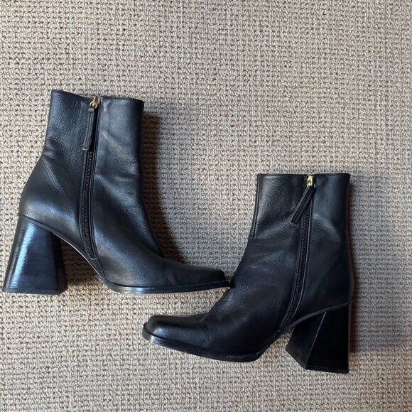 ALOHAS Shoes - Alohas Black Leather Ankle Boots Size 38